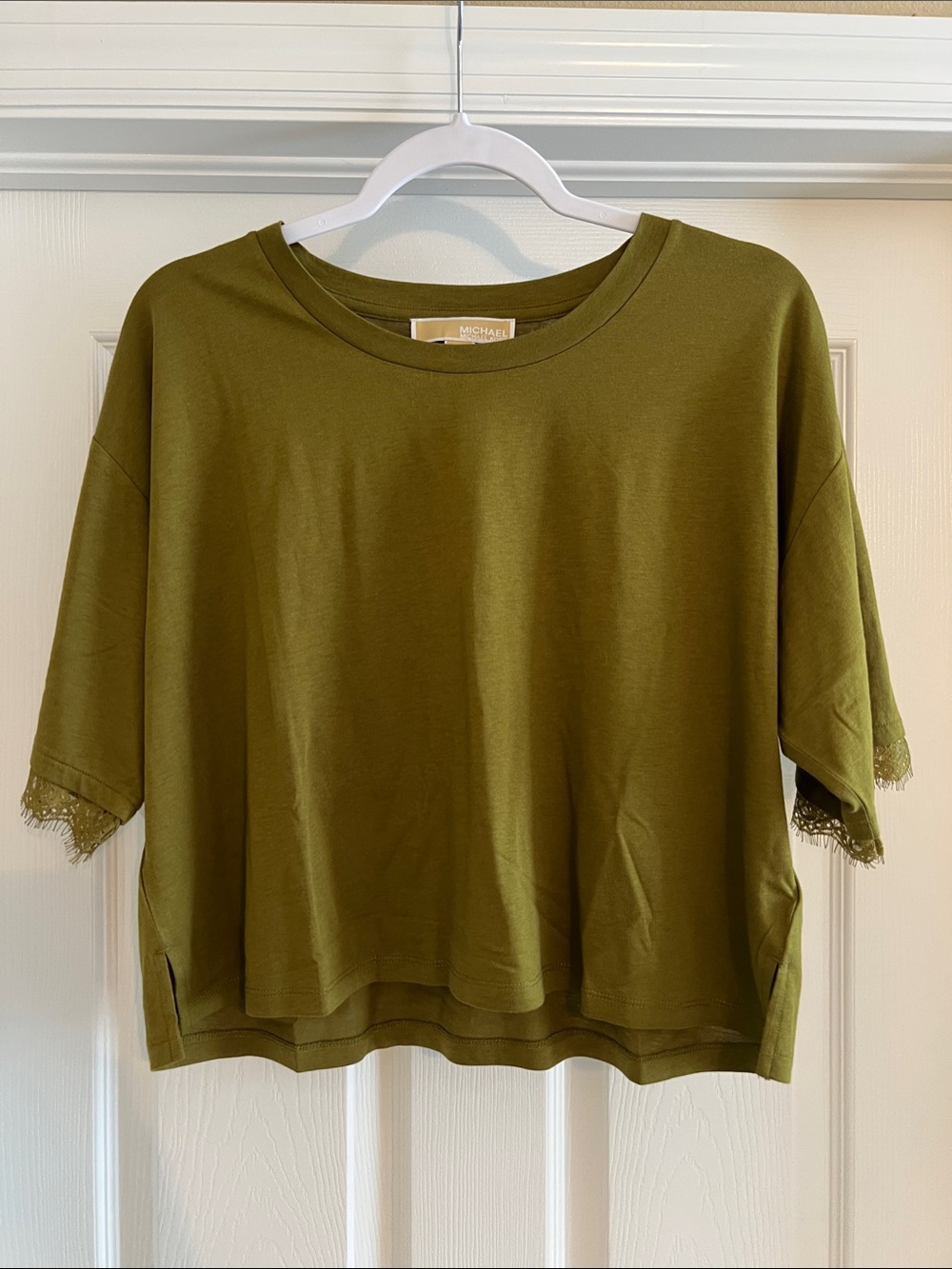 NWT Michael Kors Olive Green Boxy Short Sleeve Crop Tee with Lace Trim, Large